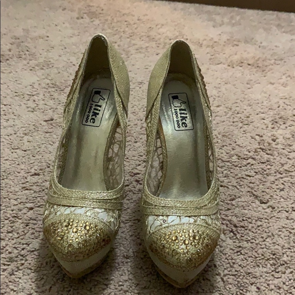 Heel - Picture 2 of 3